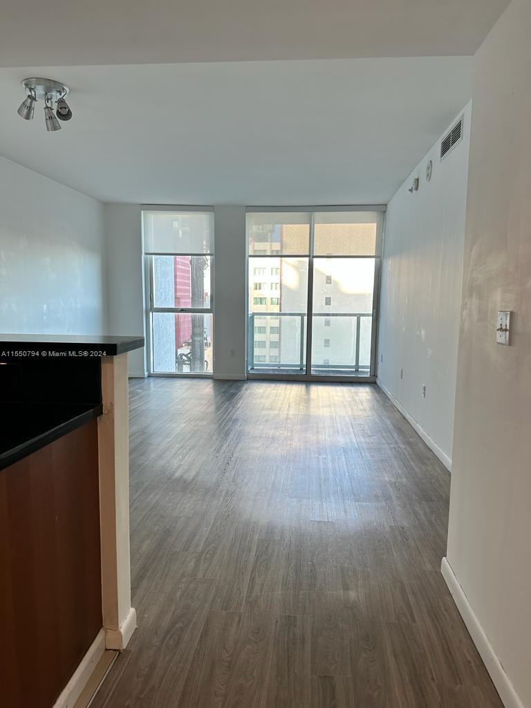 244 Biscayne Blvd 606, Miami, Florida 33132, 1 Bedroom Bedrooms, ,1 BathroomBathrooms,Residential,For Sale,244 Biscayne Blvd 606,A11550794