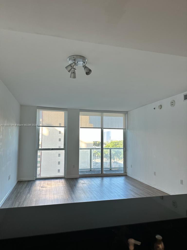 244 Biscayne Blvd 606, Miami, Florida 33132, 1 Bedroom Bedrooms, ,1 BathroomBathrooms,Residential,For Sale,244 Biscayne Blvd 606,A11550794