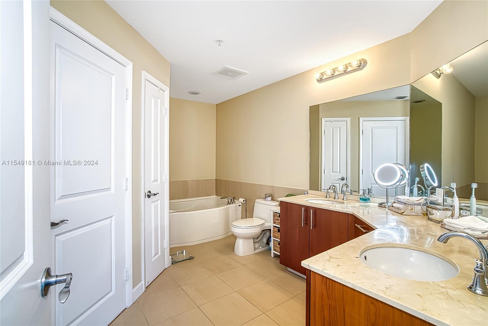 1945 S Ocean Dr 901, Hallandale Beach, Florida 33009, 3 Bedrooms Bedrooms, ,3 BathroomsBathrooms,Residential,For Sale,1945 S Ocean Dr 901,A11549181