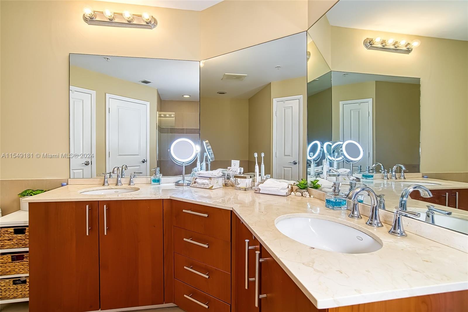 1945 S Ocean Dr 901, Hallandale Beach, Florida 33009, 3 Bedrooms Bedrooms, ,3 BathroomsBathrooms,Residential,For Sale,1945 S Ocean Dr 901,A11549181