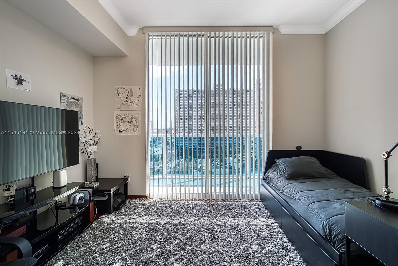 1945 S Ocean Dr 901, Hallandale Beach, Florida 33009, 3 Bedrooms Bedrooms, ,3 BathroomsBathrooms,Residential,For Sale,1945 S Ocean Dr 901,A11549181