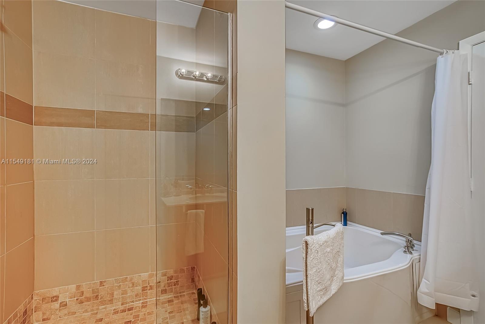 1945 S Ocean Dr 901, Hallandale Beach, Florida 33009, 3 Bedrooms Bedrooms, ,3 BathroomsBathrooms,Residential,For Sale,1945 S Ocean Dr 901,A11549181