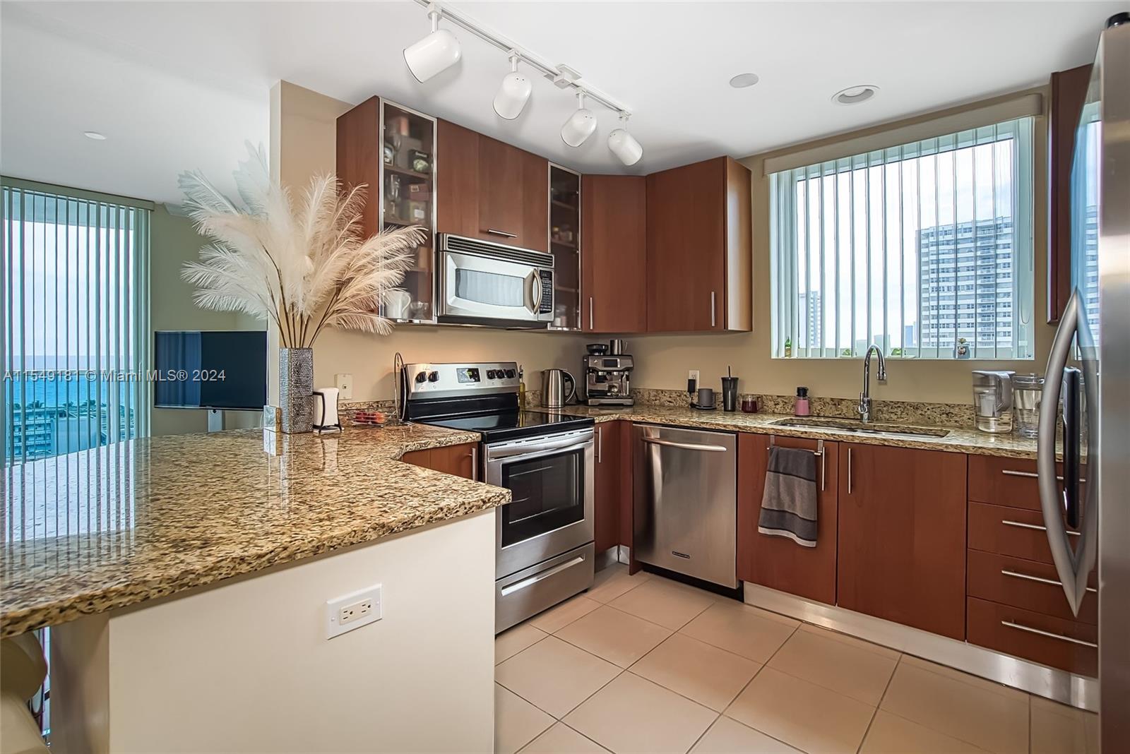 1945 S Ocean Dr 901, Hallandale Beach, Florida 33009, 3 Bedrooms Bedrooms, ,3 BathroomsBathrooms,Residential,For Sale,1945 S Ocean Dr 901,A11549181