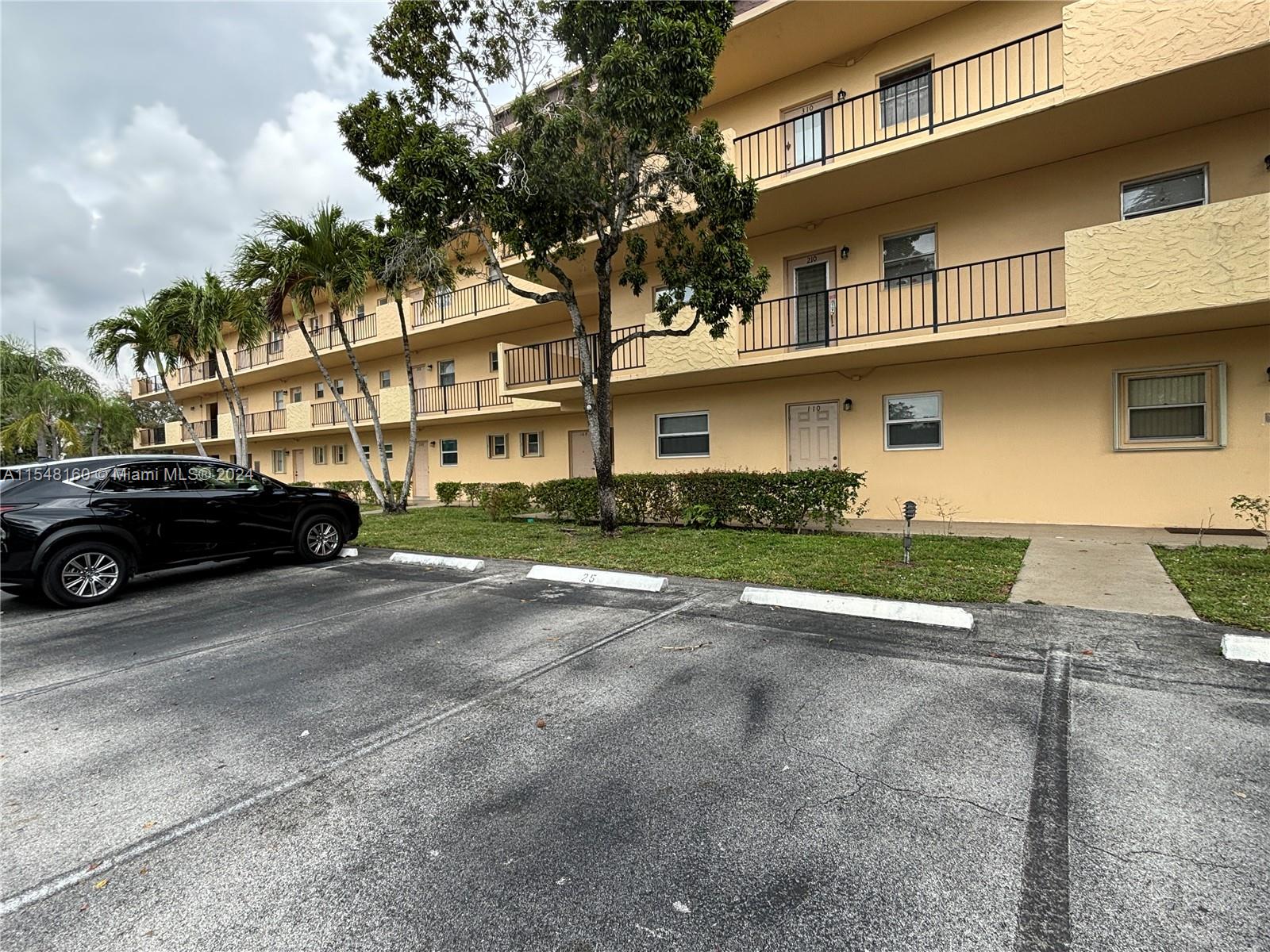 251 Berkley Rd, Hollywood, FL, 33024 United States, 2 Bedrooms Bedrooms, ,2 BathroomsBathrooms,Residential,For Sale,Berkley Rd,A11548160
