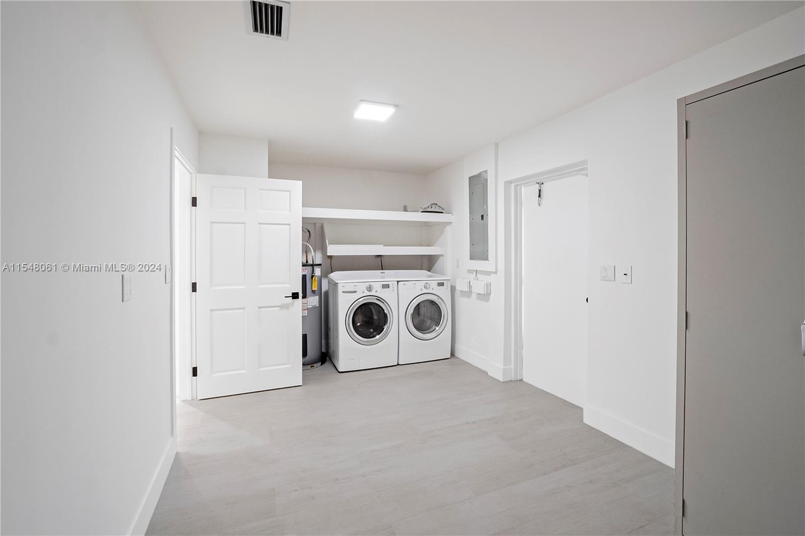 12242 102nd Ter, Miami, FL, 33186 United States, 5 Bedrooms Bedrooms, ,3 BathroomsBathrooms,Residential,For Sale,102nd Ter,A11548061