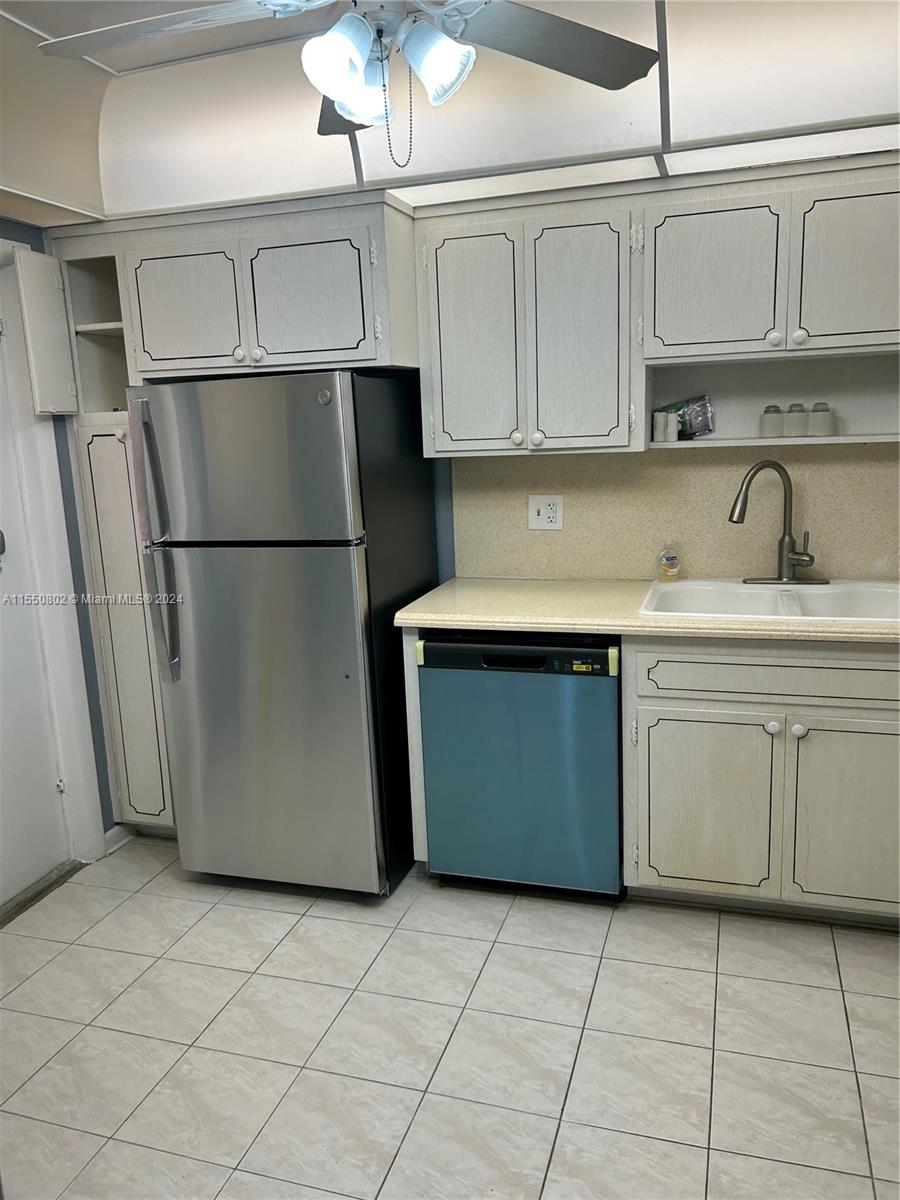 215 SE 3rd Ave 304D, Hallandale Beach, Florida 33009, 1 Bedroom Bedrooms, ,1 BathroomBathrooms,Residential,For Sale,215 SE 3rd Ave 304D,A11550802