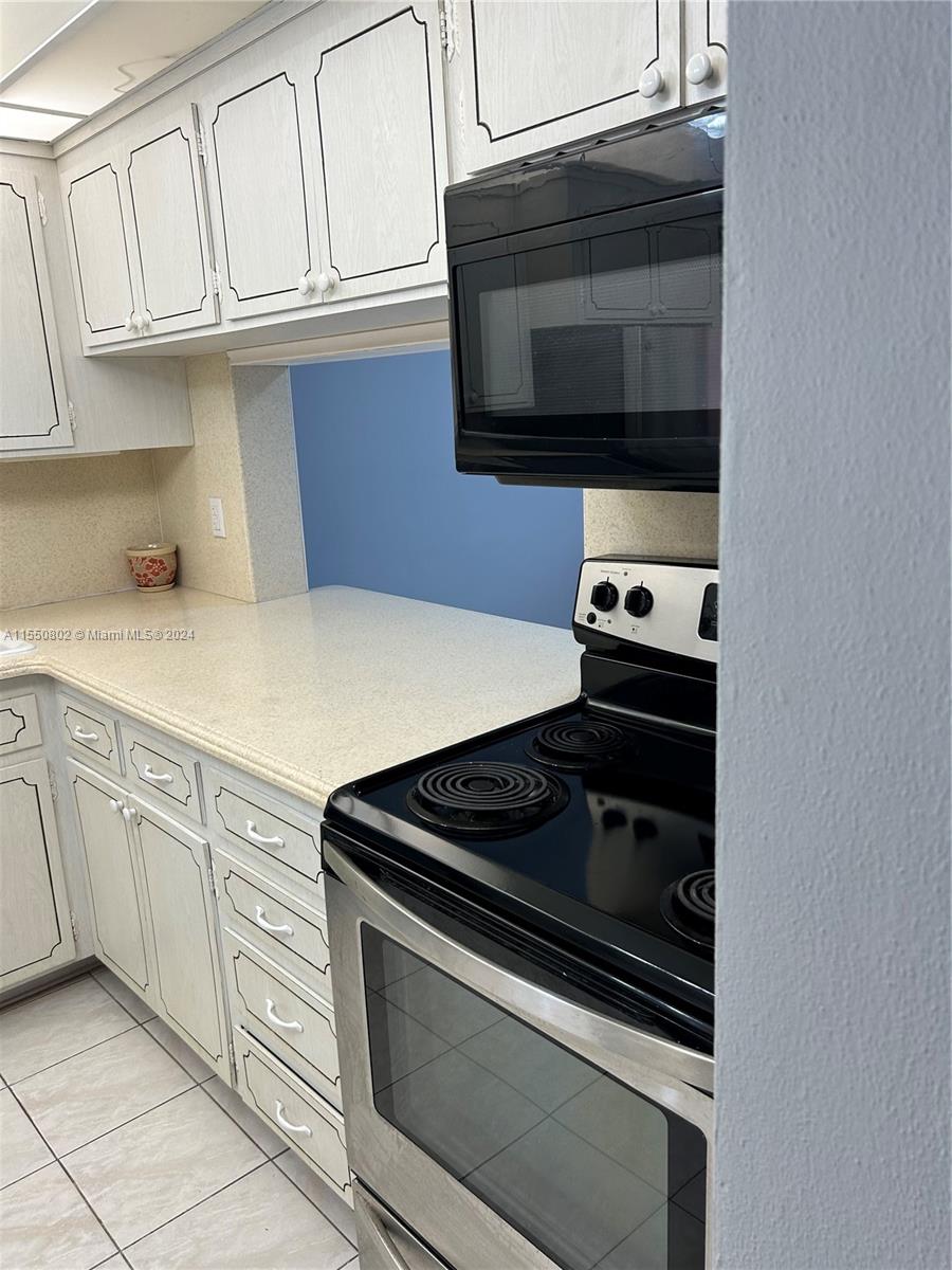 215 SE 3rd Ave 304D, Hallandale Beach, Florida 33009, 1 Bedroom Bedrooms, ,1 BathroomBathrooms,Residential,For Sale,215 SE 3rd Ave 304D,A11550802