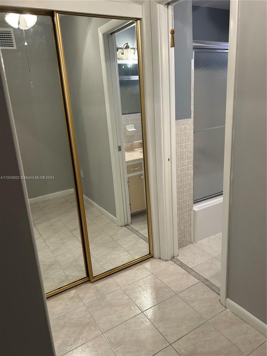 215 SE 3rd Ave 304D, Hallandale Beach, Florida 33009, 1 Bedroom Bedrooms, ,1 BathroomBathrooms,Residential,For Sale,215 SE 3rd Ave 304D,A11550802