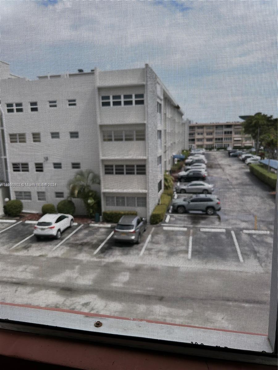 215 SE 3rd Ave 304D, Hallandale Beach, Florida 33009, 1 Bedroom Bedrooms, ,1 BathroomBathrooms,Residential,For Sale,215 SE 3rd Ave 304D,A11550802