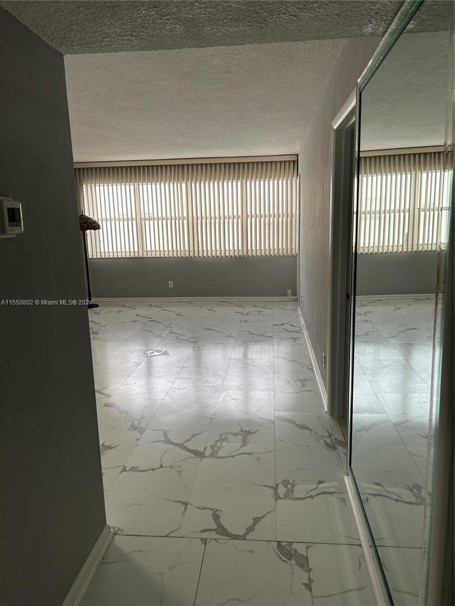 215 SE 3rd Ave 304D, Hallandale Beach, Florida 33009, 1 Bedroom Bedrooms, ,1 BathroomBathrooms,Residential,For Sale,215 SE 3rd Ave 304D,A11550802
