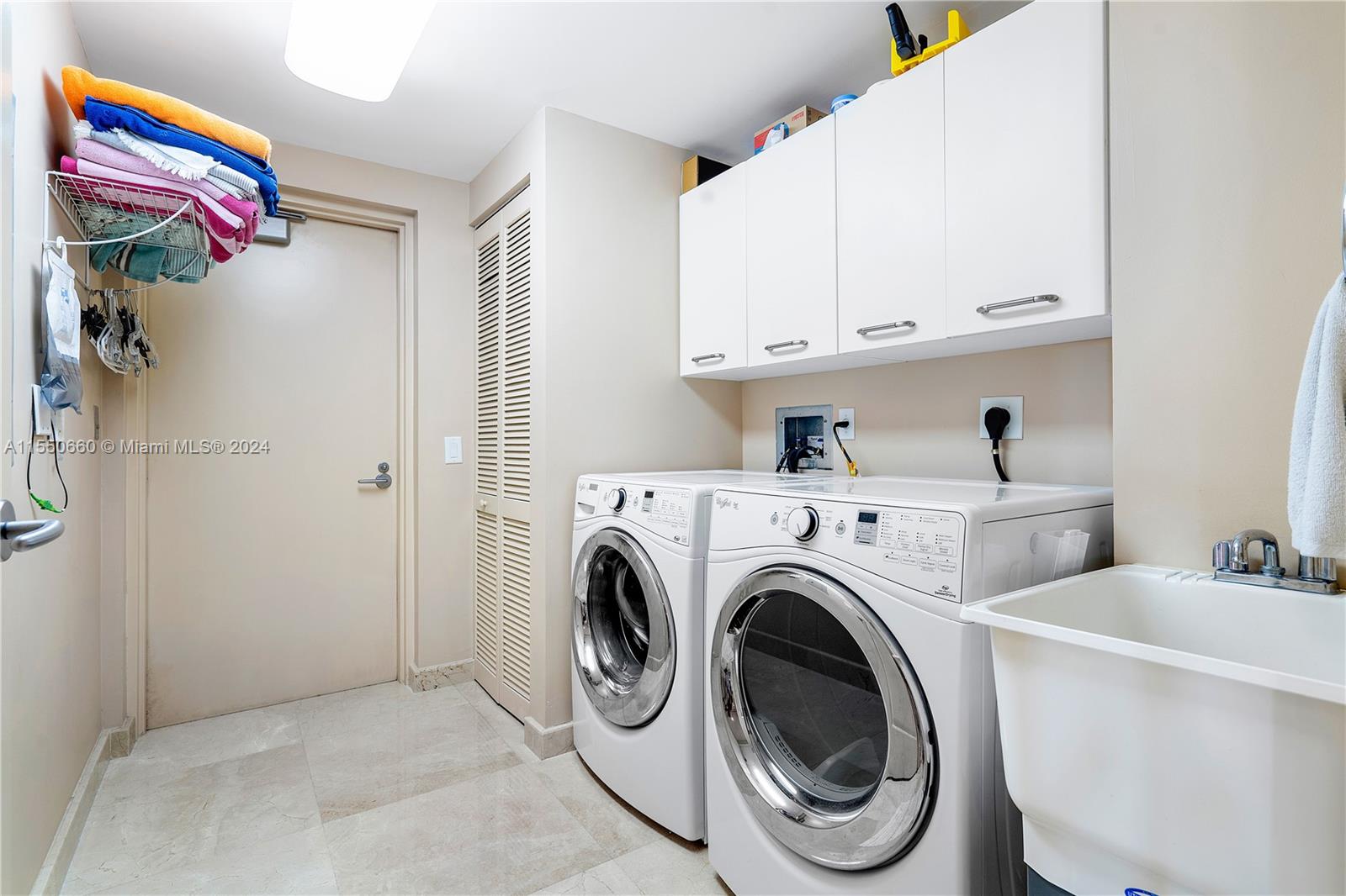 2845 NE 9th St 706, Fort Lauderdale, Florida 33304, 3 Bedrooms Bedrooms, ,4 BathroomsBathrooms,Residential,For Sale,2845 NE 9th St 706,A11550660