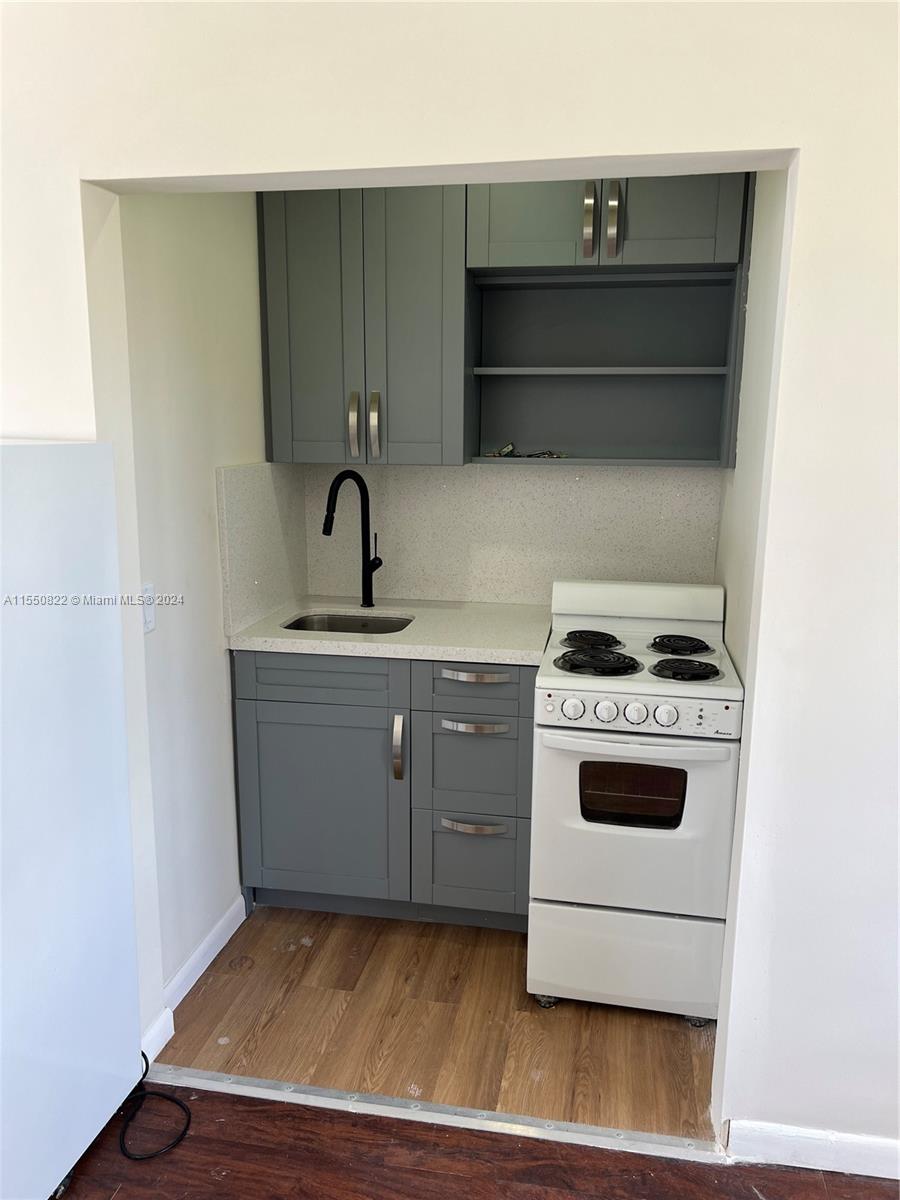 321 83rd St 2A, Miami Beach, Florida 33141, ,1 BathroomBathrooms,Residentiallease,For Rent,321 83rd St 2A,A11550822