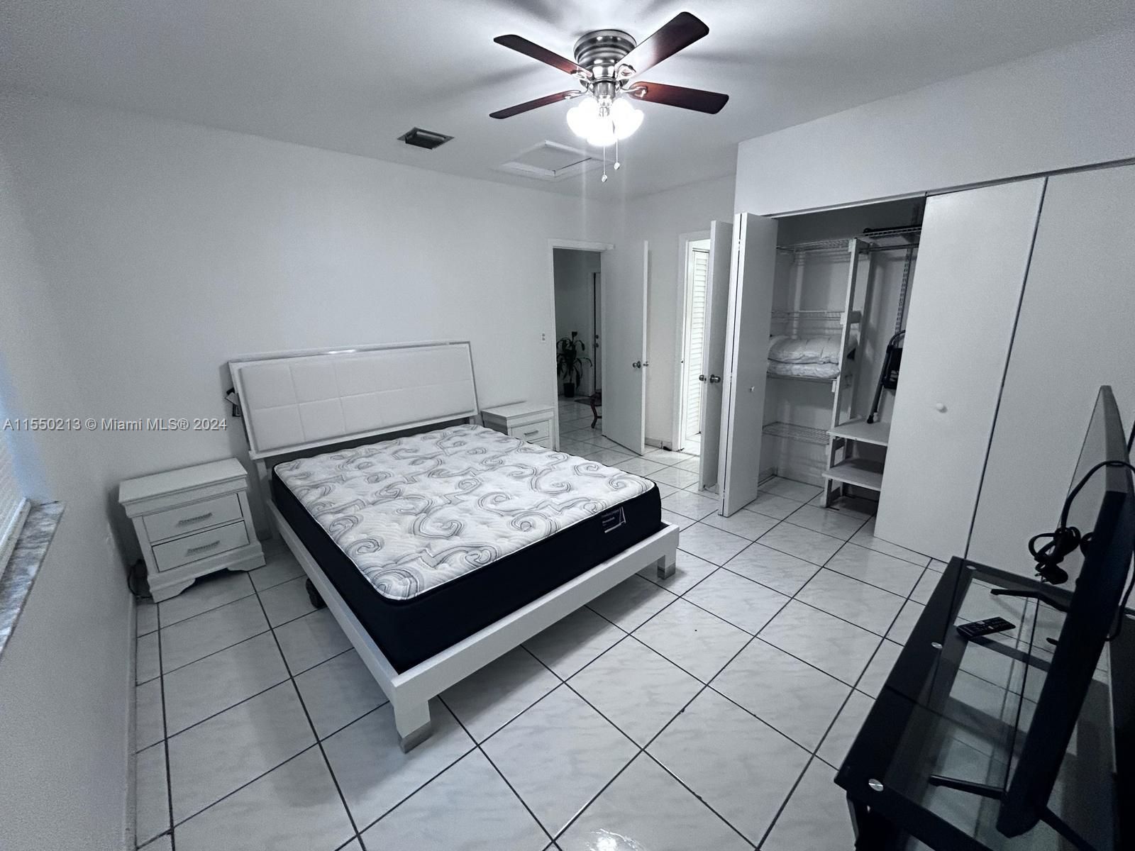 2141 Biarritz Dr 4, Miami Beach, Florida 33141, 1 Bedroom Bedrooms, ,1 BathroomBathrooms,Residentiallease,For Rent,2141 Biarritz Dr 4,A11550213