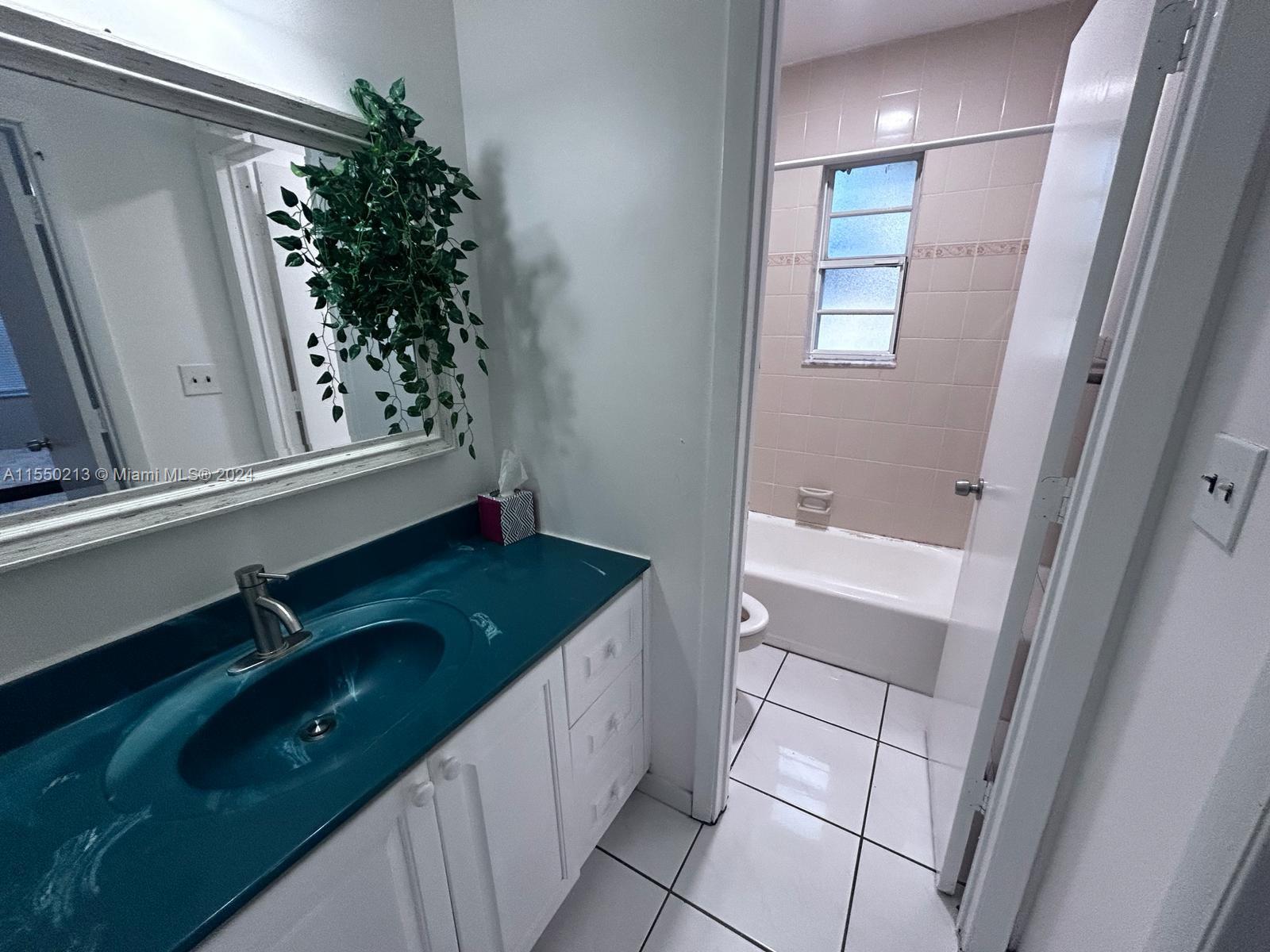 2141 Biarritz Dr 4, Miami Beach, Florida 33141, 1 Bedroom Bedrooms, ,1 BathroomBathrooms,Residentiallease,For Rent,2141 Biarritz Dr 4,A11550213