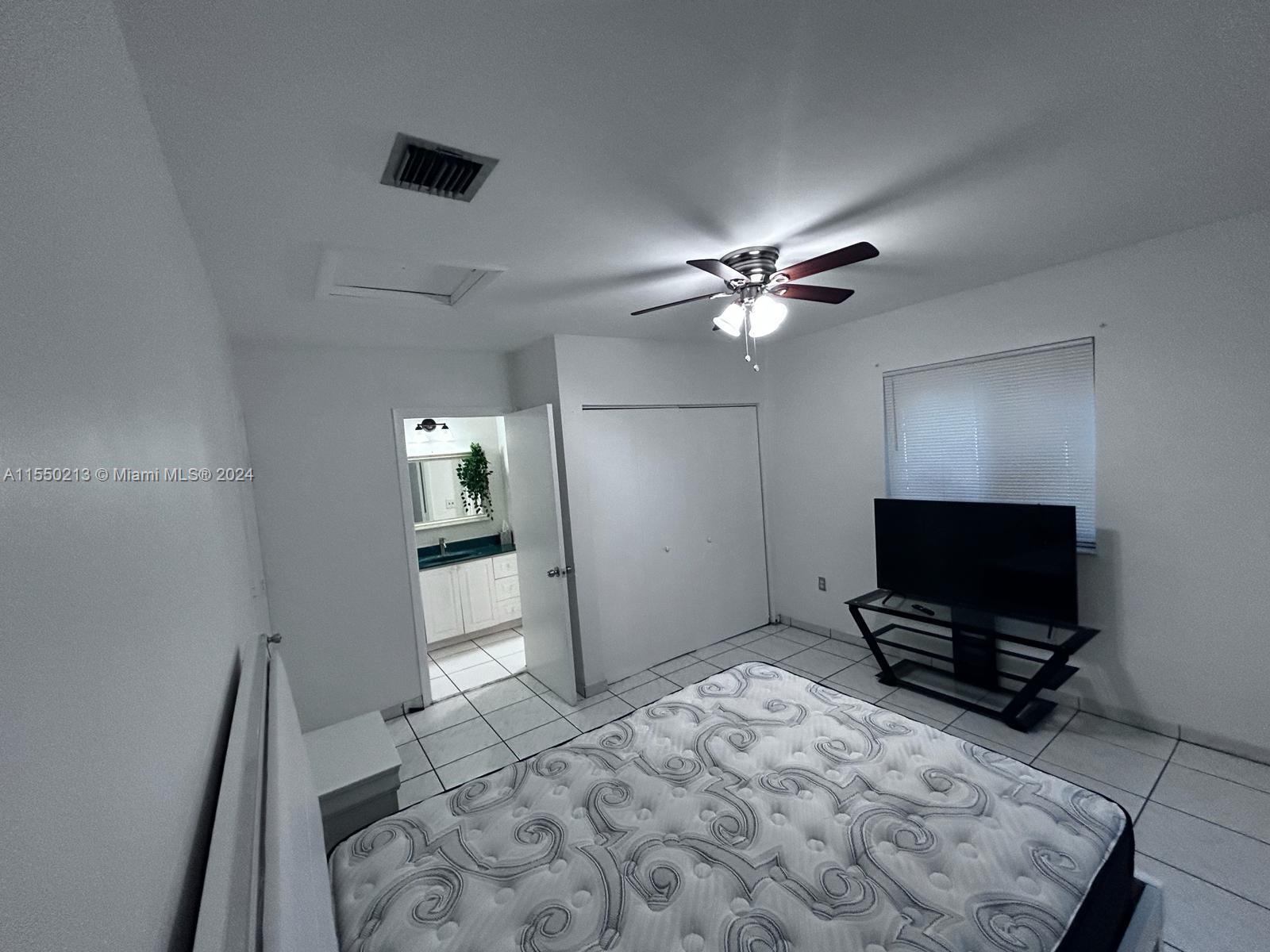 2141 Biarritz Dr 4, Miami Beach, Florida 33141, 1 Bedroom Bedrooms, ,1 BathroomBathrooms,Residentiallease,For Rent,2141 Biarritz Dr 4,A11550213