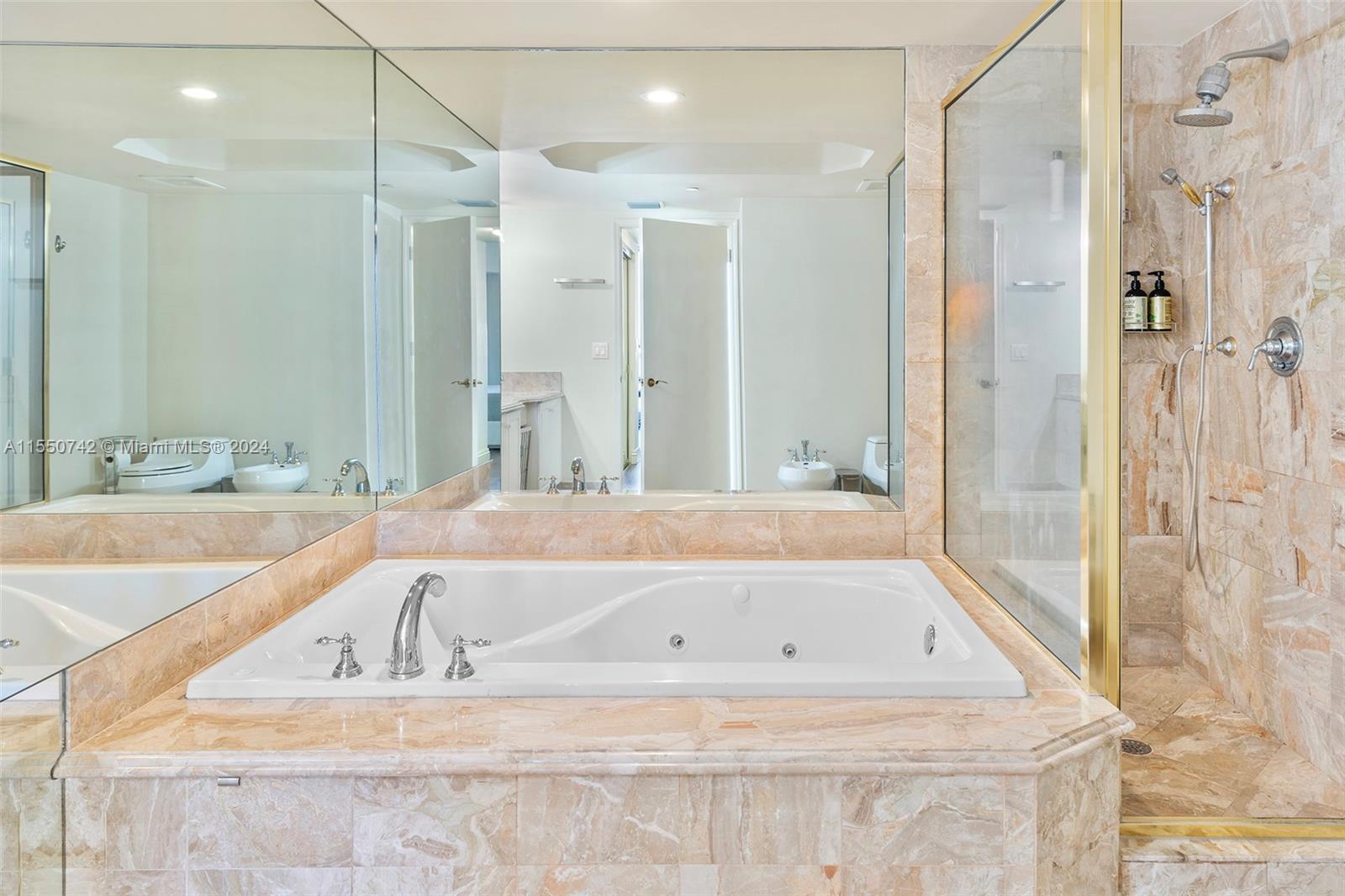 9559 Collins Ave S5-F, Surfside, FL 33154, 1 Bedroom Bedrooms, ,2 BathroomsBathrooms,Residential,For Sale,Collins Ave,A11550742