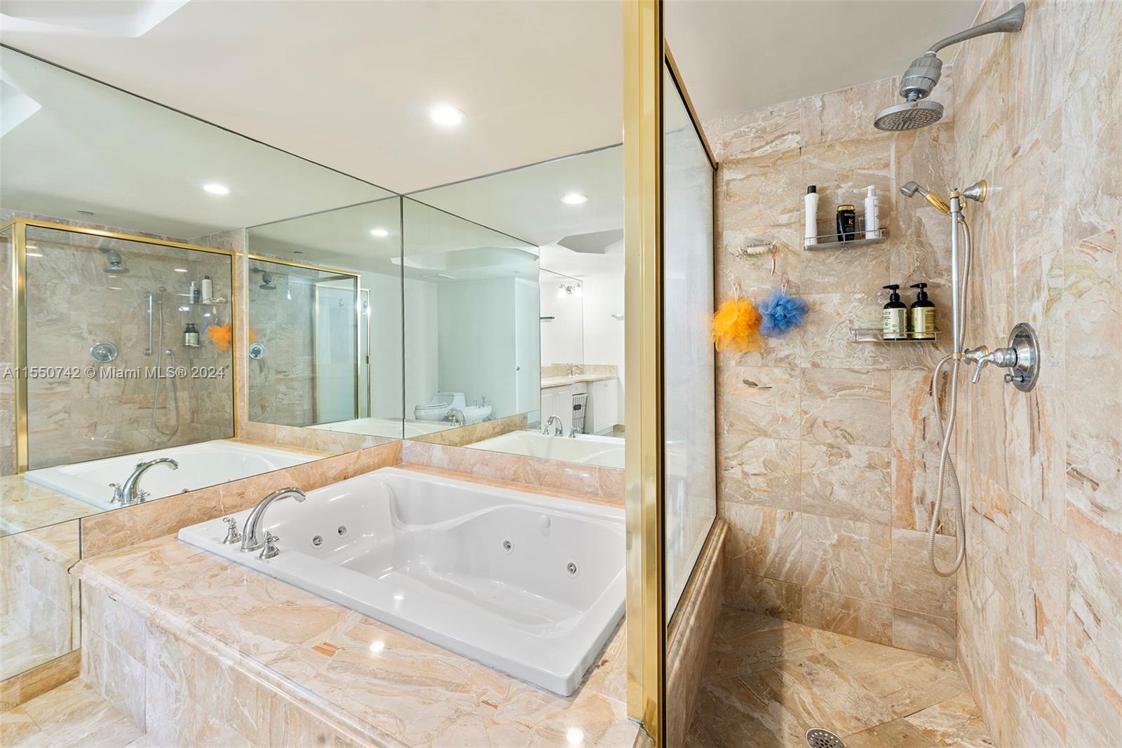 9559 Collins Ave S5-F, Surfside, FL 33154, 1 Bedroom Bedrooms, ,2 BathroomsBathrooms,Residential,For Sale,Collins Ave,A11550742