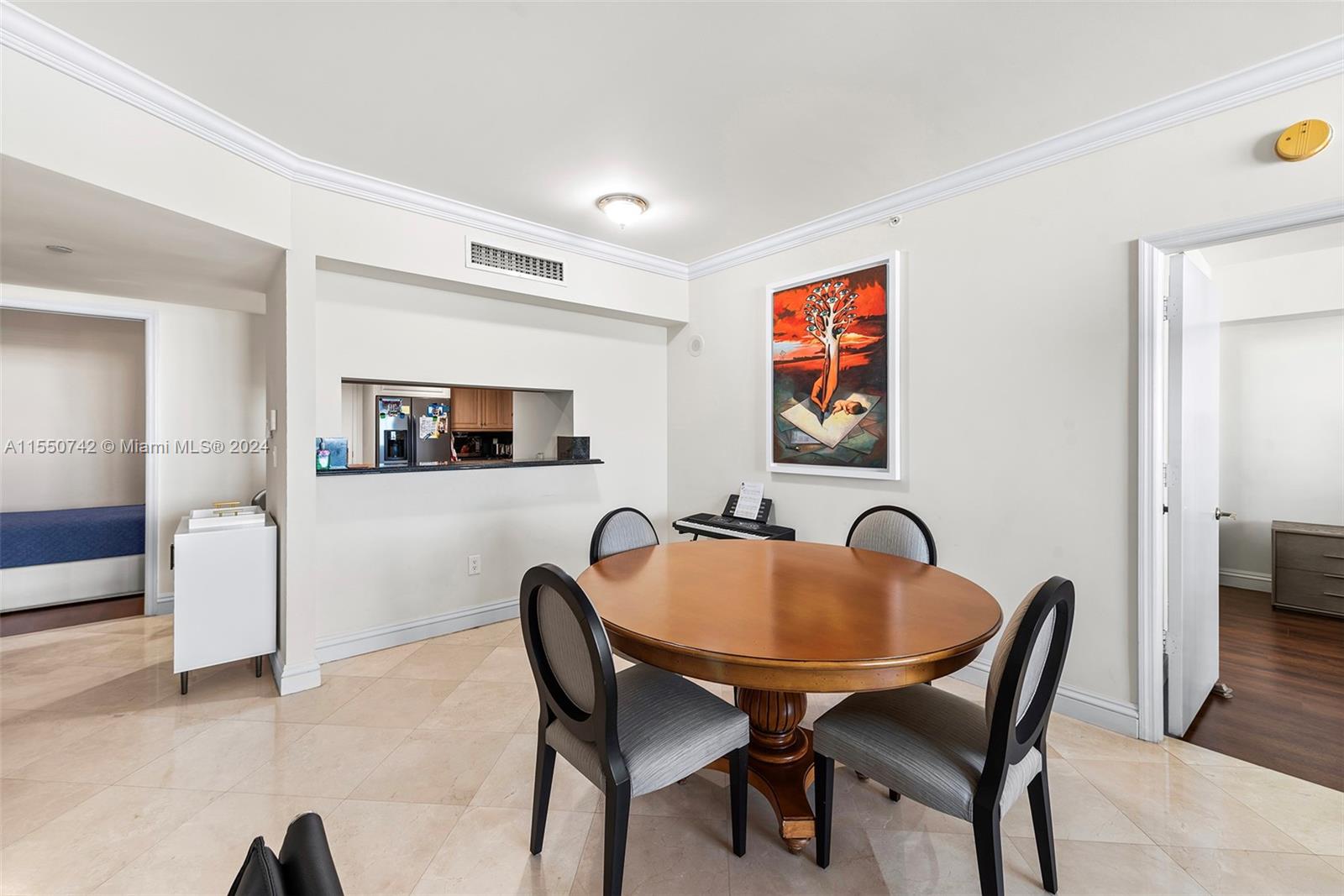 9559 Collins Ave S5-F, Surfside, FL 33154, 1 Bedroom Bedrooms, ,2 BathroomsBathrooms,Residential,For Sale,Collins Ave,A11550742