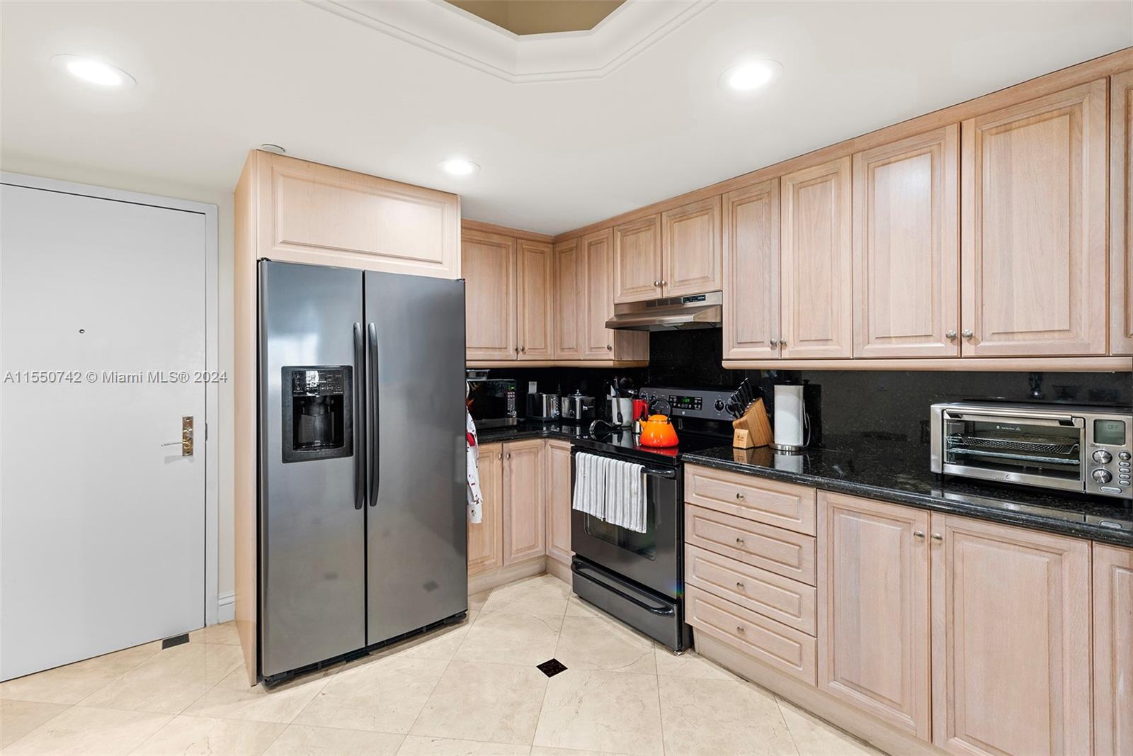 9559 Collins Ave S5-F, Surfside, FL 33154, 1 Bedroom Bedrooms, ,2 BathroomsBathrooms,Residential,For Sale,Collins Ave,A11550742