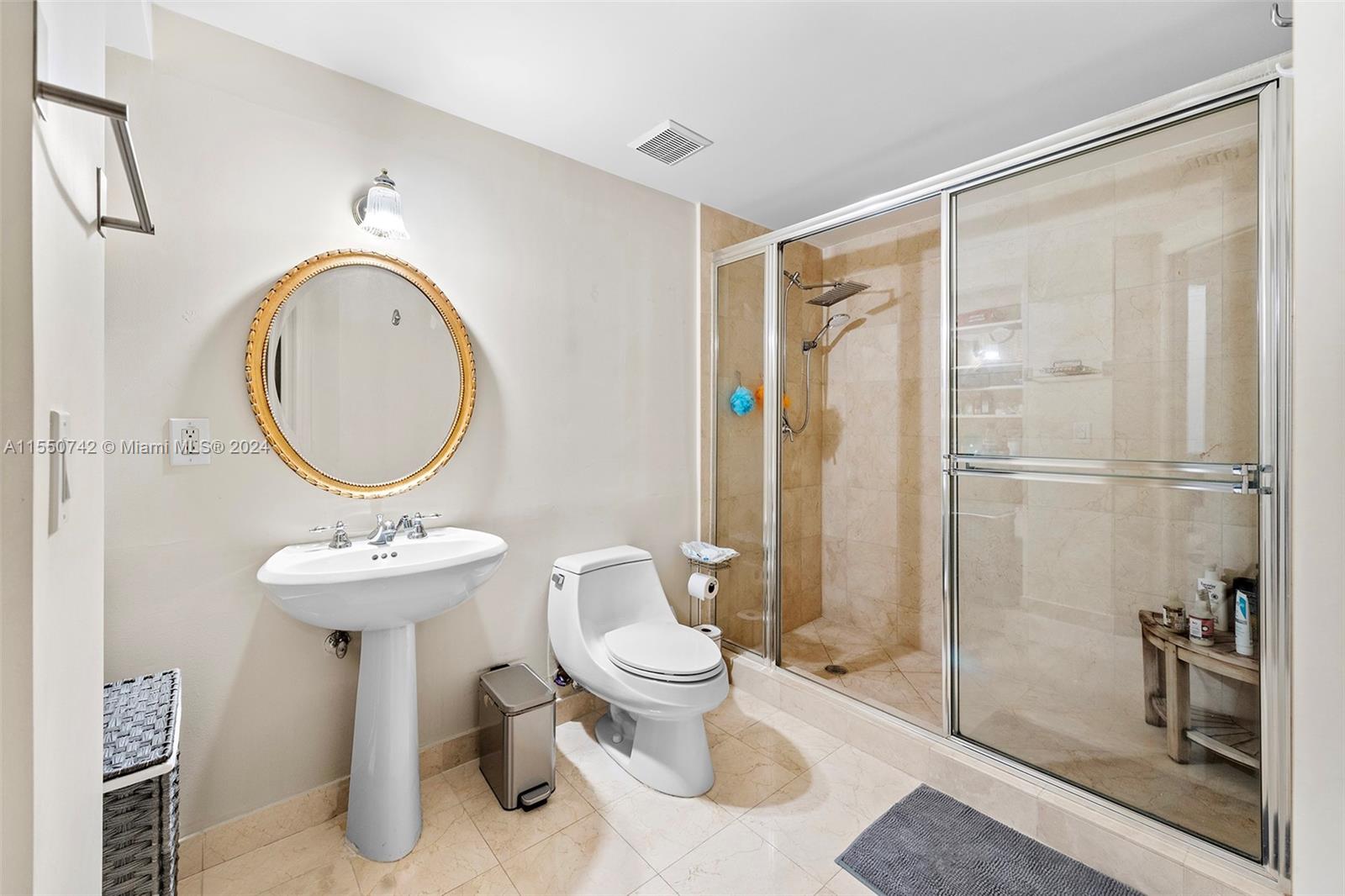 9559 Collins Ave S5-F, Surfside, FL 33154, 1 Bedroom Bedrooms, ,2 BathroomsBathrooms,Residential,For Sale,Collins Ave,A11550742