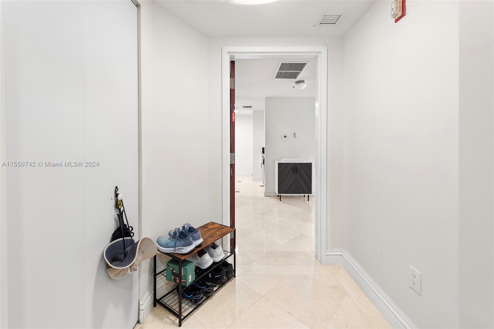 9559 Collins Ave S5-F, Surfside, FL 33154, 1 Bedroom Bedrooms, ,2 BathroomsBathrooms,Residential,For Sale,Collins Ave,A11550742