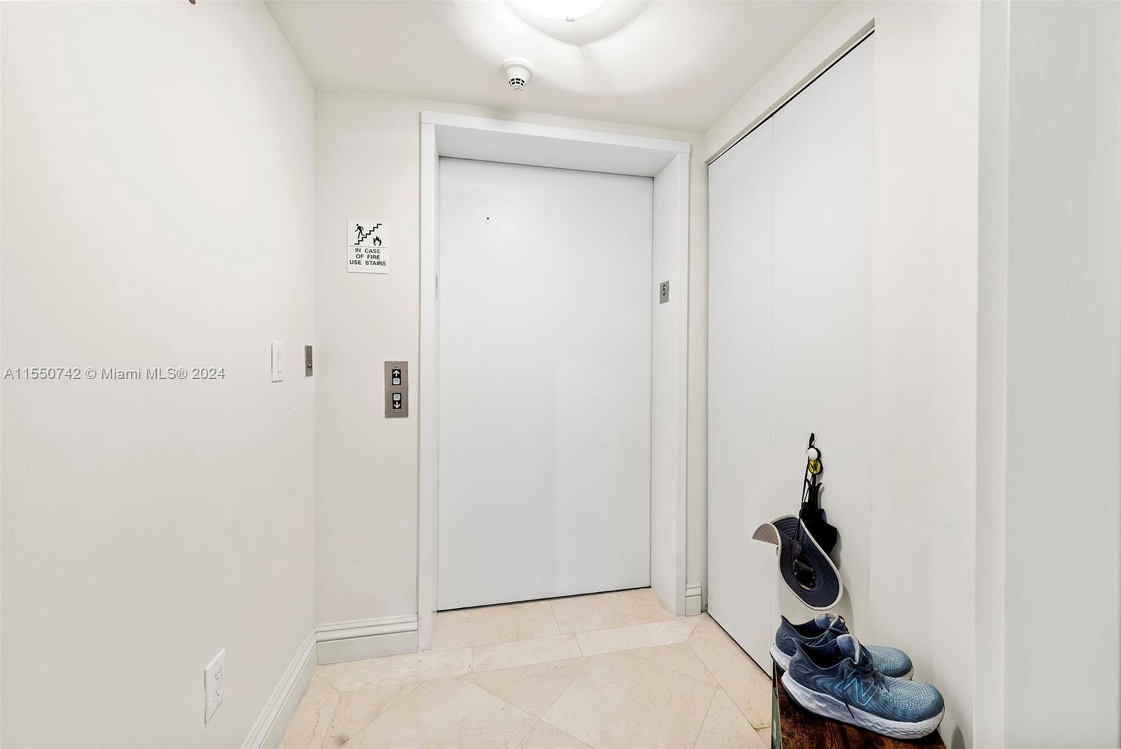 9559 Collins Ave S5-F, Surfside, FL 33154, 1 Bedroom Bedrooms, ,2 BathroomsBathrooms,Residential,For Sale,Collins Ave,A11550742