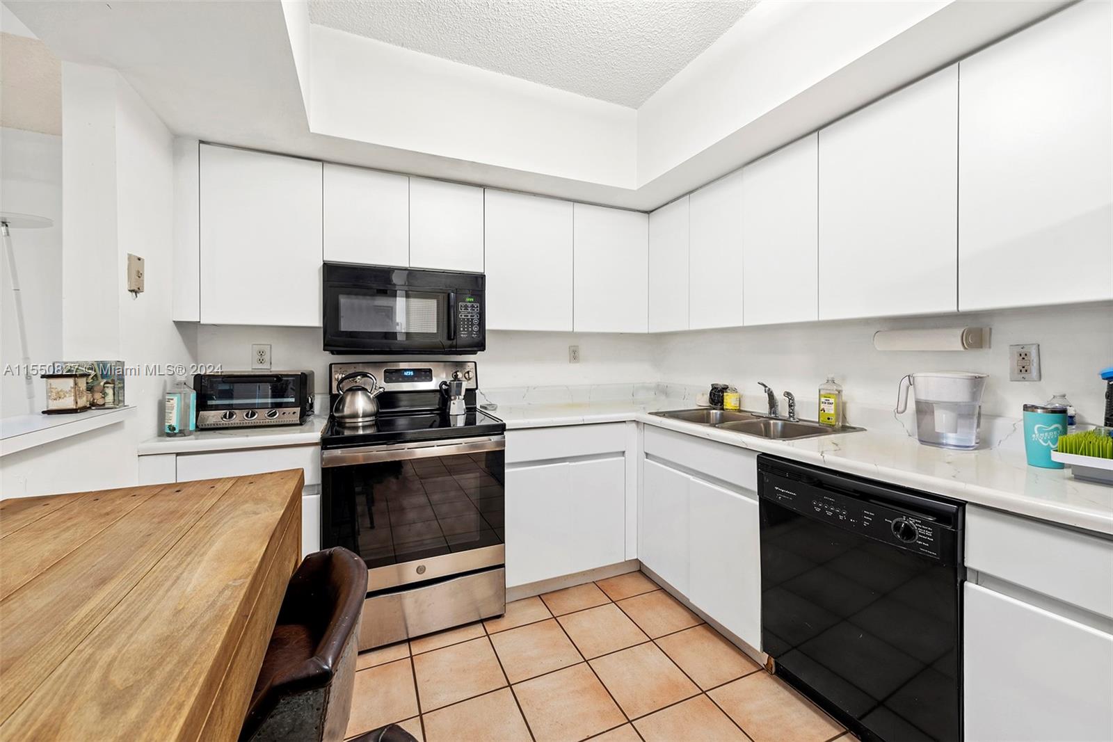 9455 Collins Ave, Surfside, FL, 33154 United States, 2 Bedrooms Bedrooms, ,2 BathroomsBathrooms,Residential,For Sale,Collins Ave,A11550827