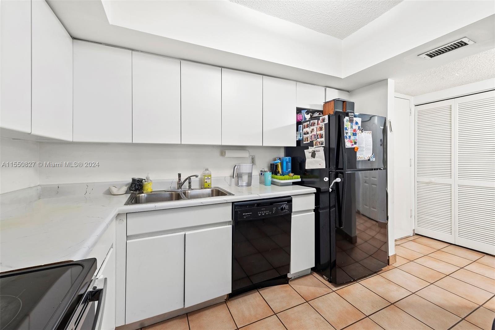 9455 Collins Ave, Surfside, FL, 33154 United States, 2 Bedrooms Bedrooms, ,2 BathroomsBathrooms,Residential,For Sale,Collins Ave,A11550827