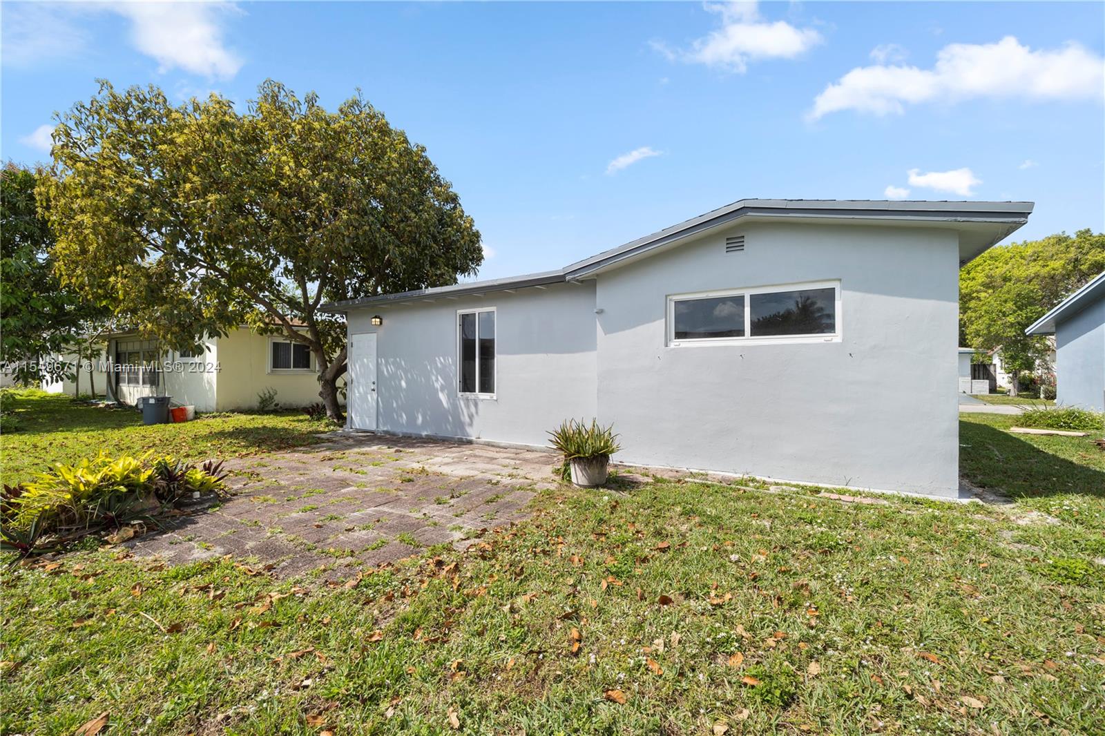 970 69th Ave, Margate, FL, 33063 United States, 3 Bedrooms Bedrooms, ,2 BathroomsBathrooms,Residential,For Sale,69th Ave,A11549671