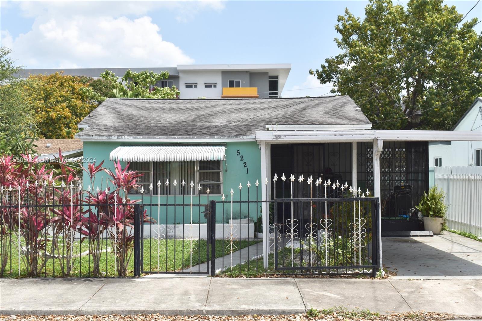 5221 24 Court, Unincorporated Dade County, FL, 33142 United States, 2 Bedrooms Bedrooms, ,1 BathroomBathrooms,Residential,For Sale,24 Court,A11550318