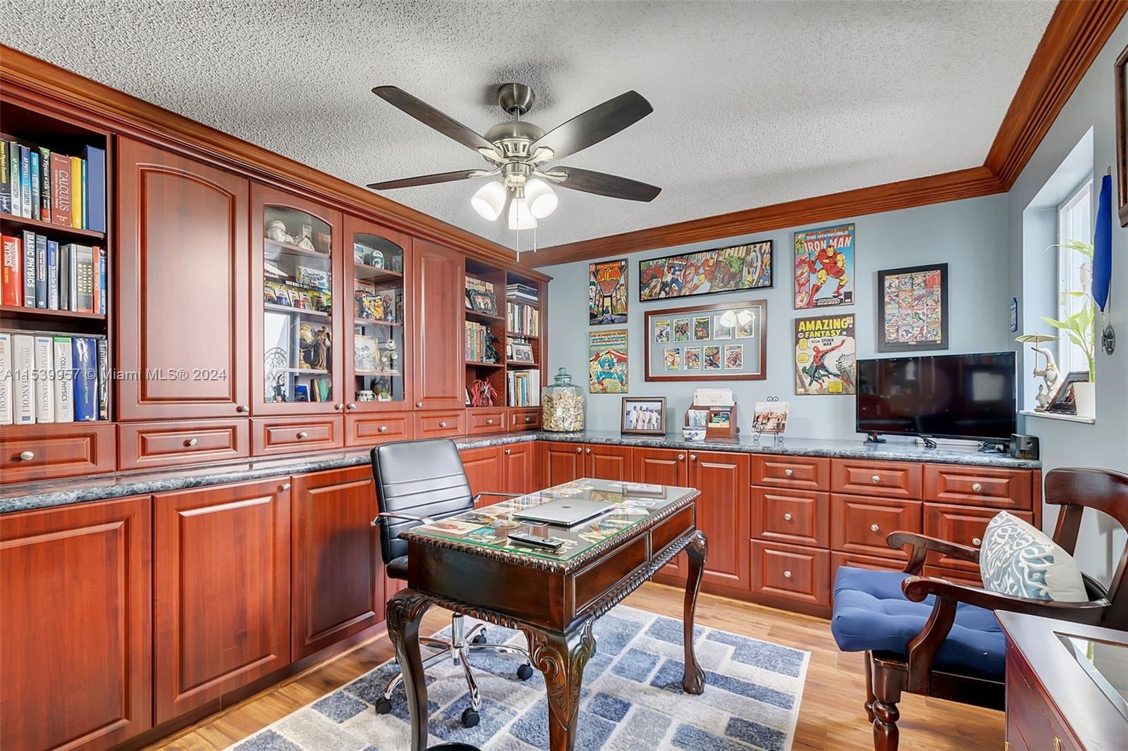 Bedroom/Office