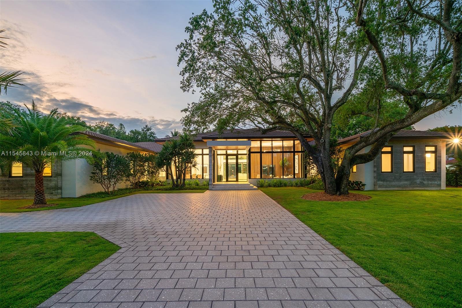 6725 92nd St, Pinecrest, FL, 33156 United States, 7 Bedrooms Bedrooms, ,8 BathroomsBathrooms,Residential,For Sale,92nd St,A11545843