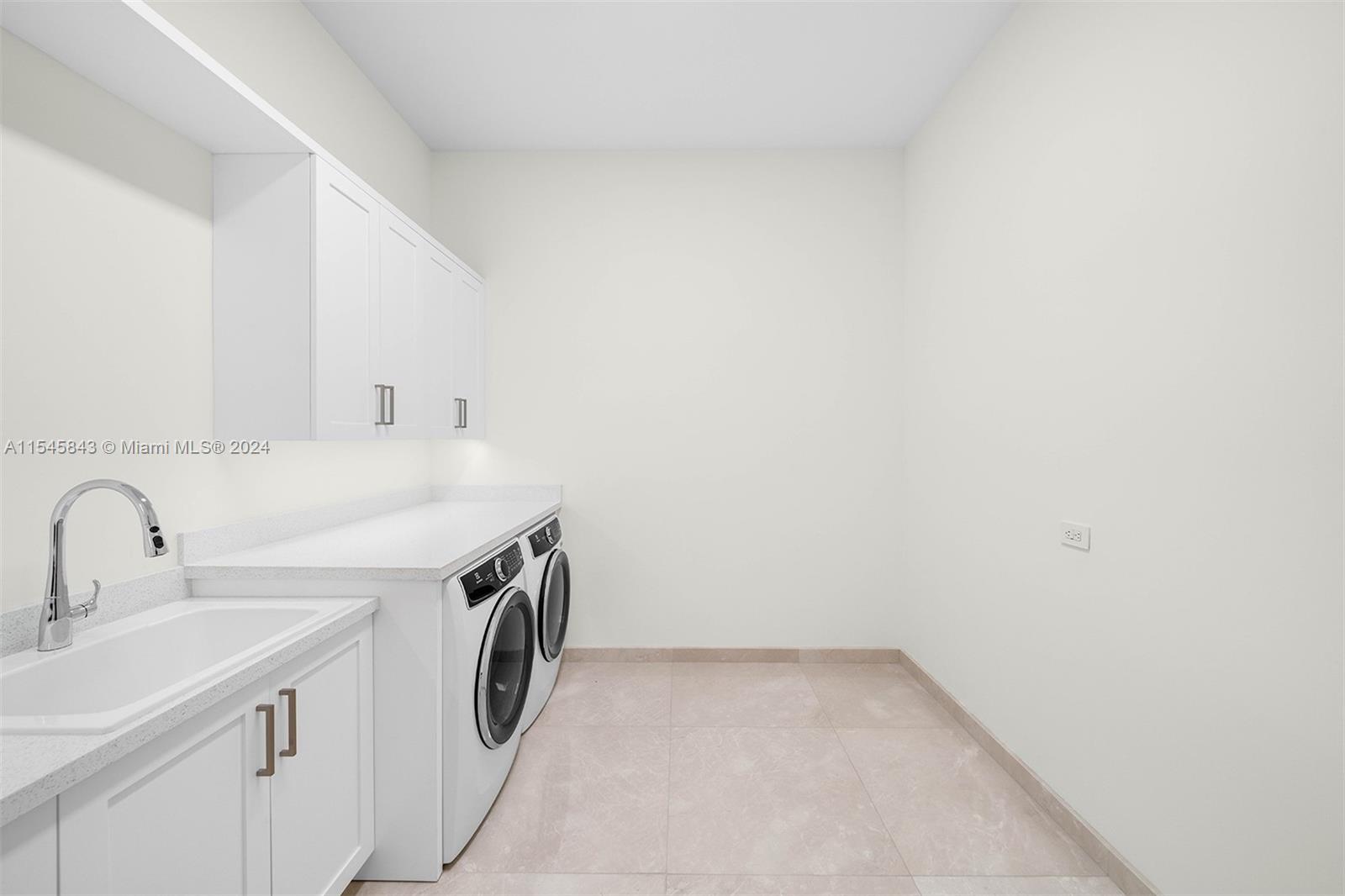 6725 92nd St, Pinecrest, FL, 33156 United States, 7 Bedrooms Bedrooms, ,8 BathroomsBathrooms,Residential,For Sale,92nd St,A11545843