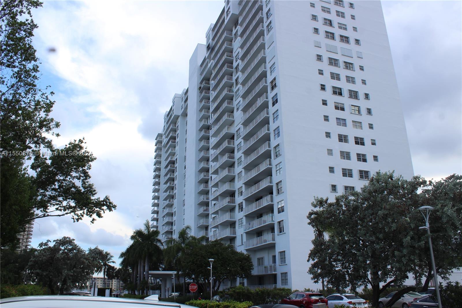 2851 NE 183rd St 1706E, Aventura, Florida 33160, 2 Bedrooms Bedrooms, ,2 BathroomsBathrooms,Residentiallease,For Rent,2851 NE 183rd St 1706E,A11550878