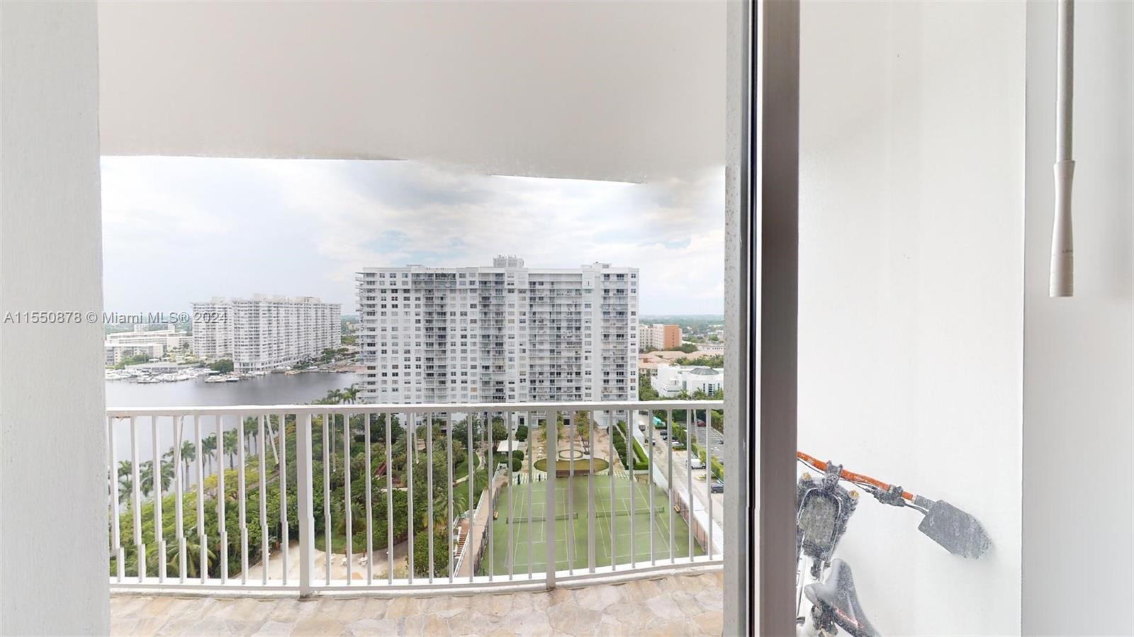 2851 NE 183rd St 1706E, Aventura, Florida 33160, 2 Bedrooms Bedrooms, ,2 BathroomsBathrooms,Residentiallease,For Rent,2851 NE 183rd St 1706E,A11550878