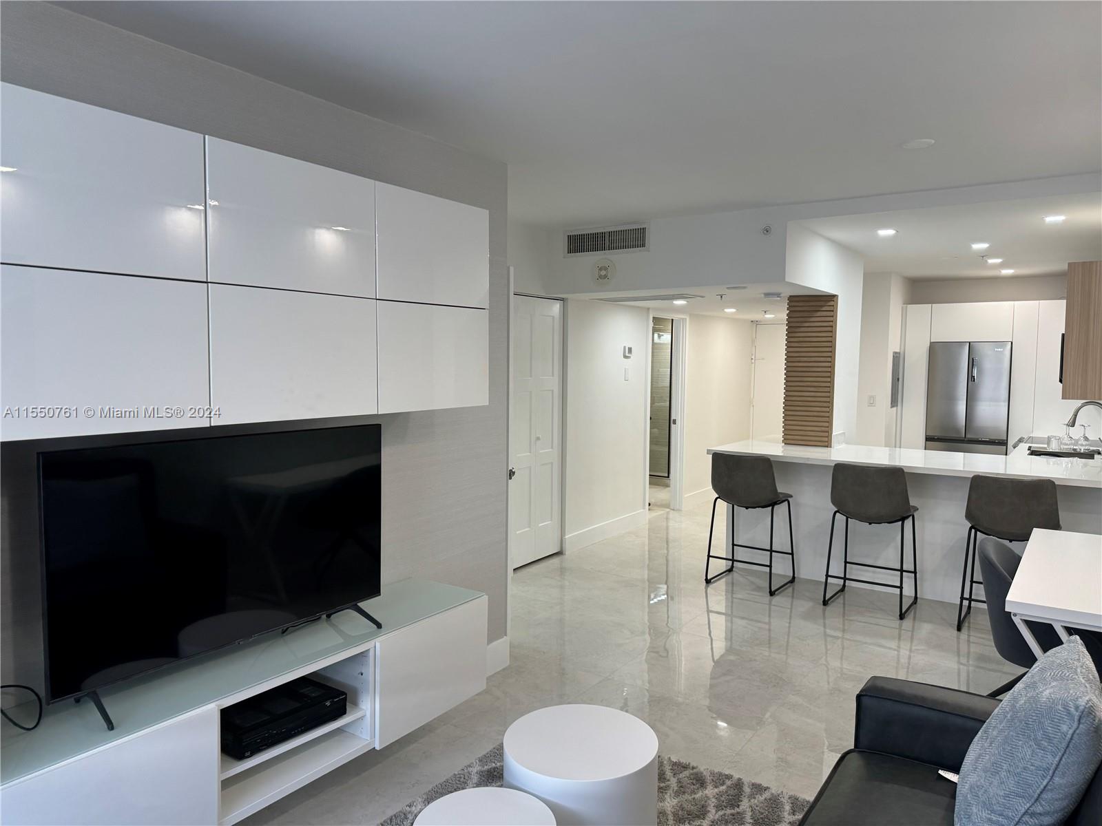 100 Lincoln Rd 625, Miami Beach, Florida 33139, 1 Bedroom Bedrooms, ,1 BathroomBathrooms,Residentiallease,For Rent,100 Lincoln Rd 625,A11550761