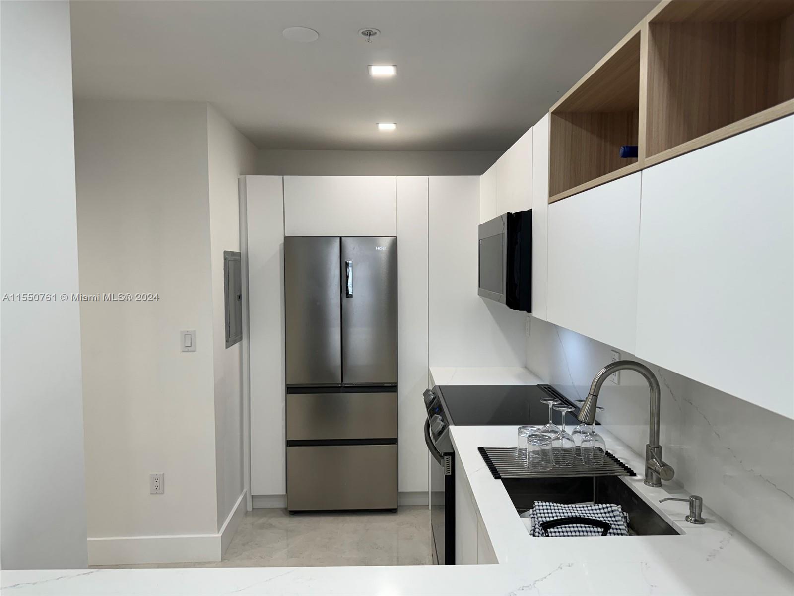 100 Lincoln Rd 625, Miami Beach, Florida 33139, 1 Bedroom Bedrooms, ,1 BathroomBathrooms,Residentiallease,For Rent,100 Lincoln Rd 625,A11550761