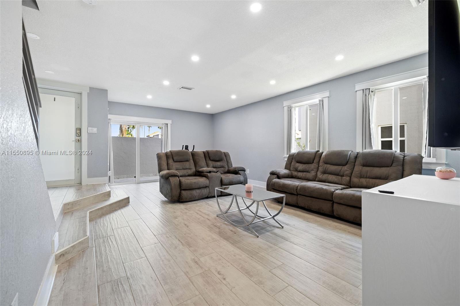 6498 129 AVENUE, Miami, FL, 33183 United States, 3 Bedrooms Bedrooms, ,2 BathroomsBathrooms,Residential,For Sale,129 AVENUE,A11550895