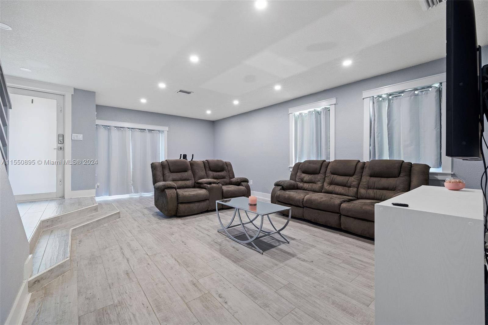 6498 129 AVENUE, Miami, FL, 33183 United States, 3 Bedrooms Bedrooms, ,2 BathroomsBathrooms,Residential,For Sale,129 AVENUE,A11550895
