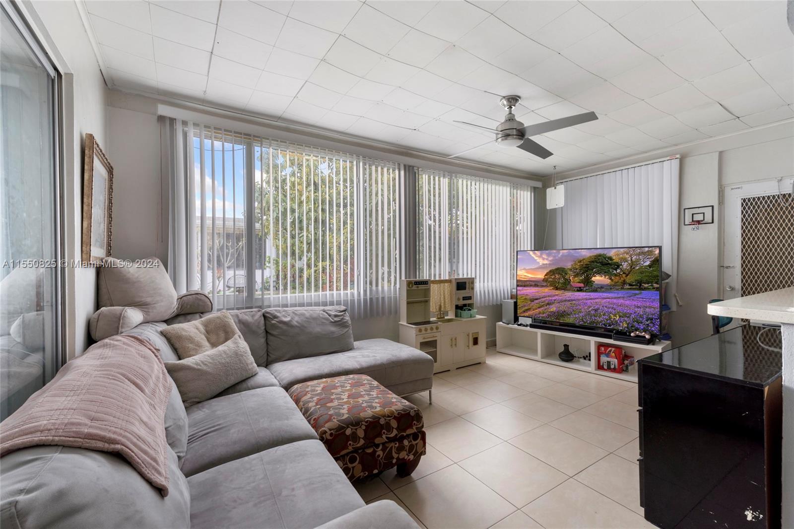 5721 65th Ter, Tamarac, FL, 33321 United States, 2 Bedrooms Bedrooms, ,1 BathroomBathrooms,Residential,For Sale,65th Ter,A11550825