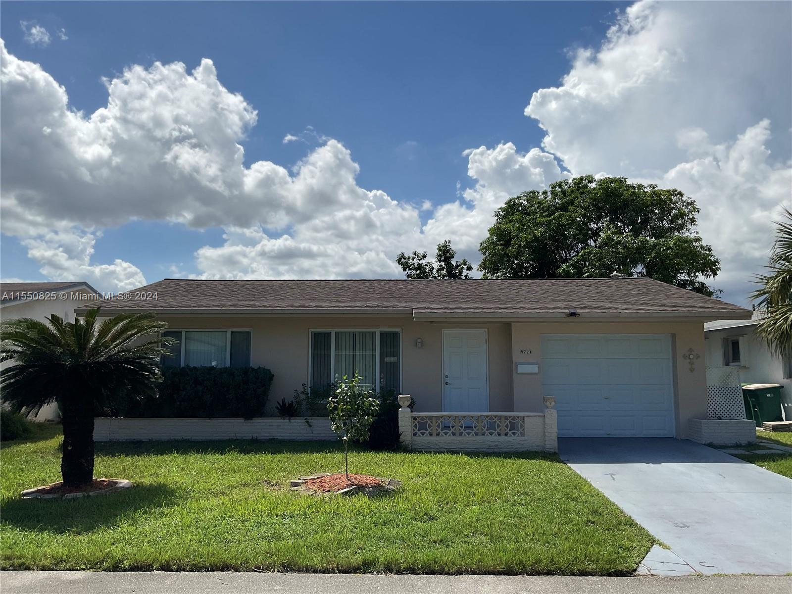 5721 NW 65th Ter, Tamarac, Florida 33321, 2 Bedrooms Bedrooms, 1 Room Rooms,1 BathroomBathrooms,Residential,For Sale,5721 NW 65th Ter,A11550825