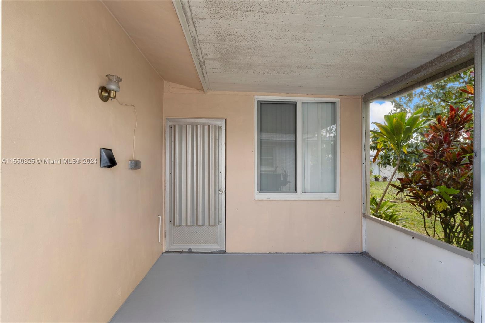 5721 NW 65th Ter, Tamarac, Florida 33321, 2 Bedrooms Bedrooms, 1 Room Rooms,1 BathroomBathrooms,Residential,For Sale,5721 NW 65th Ter,A11550825