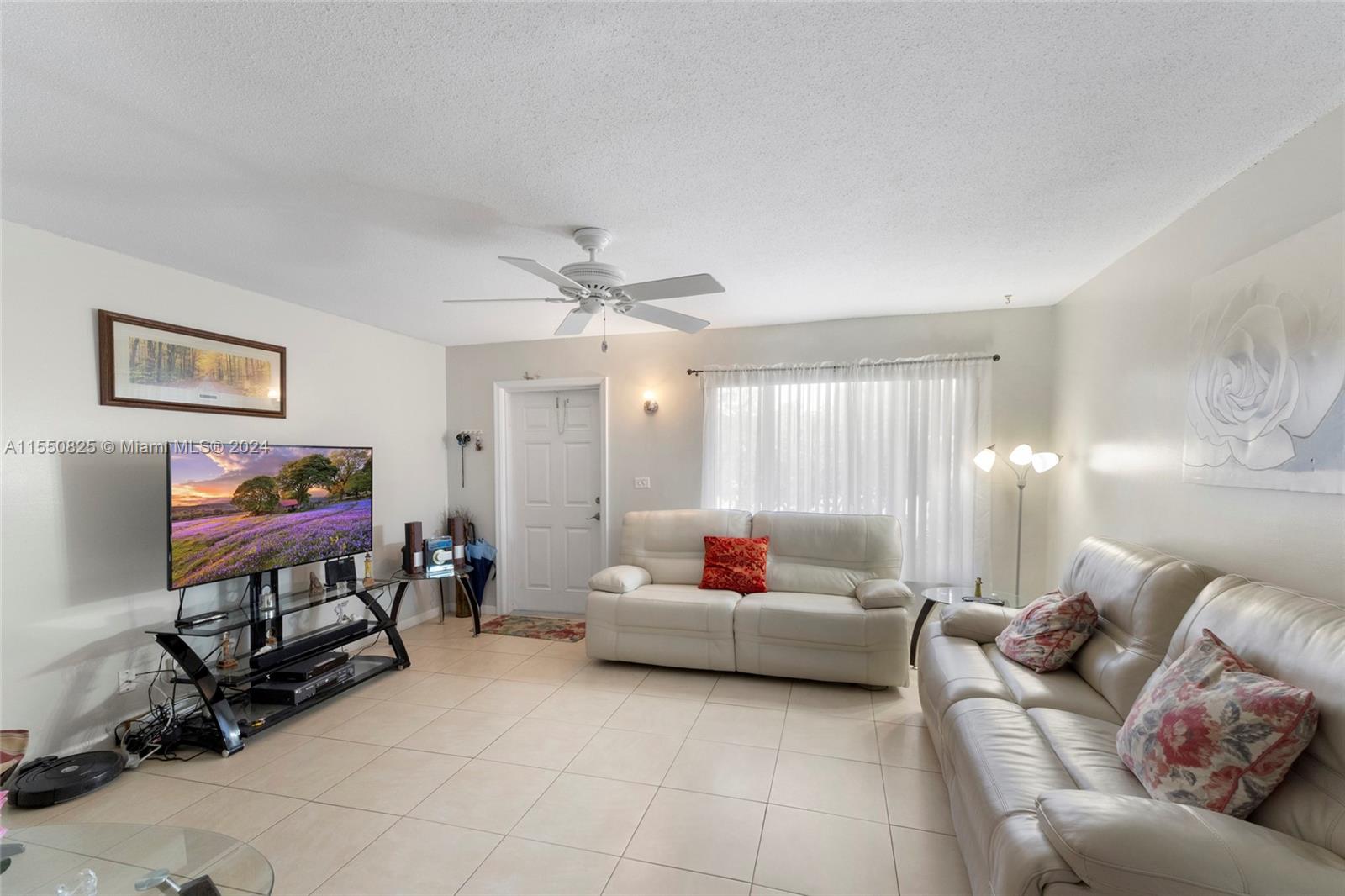 5721 65th Ter, Tamarac, FL, 33321 United States, 2 Bedrooms Bedrooms, ,1 BathroomBathrooms,Residential,For Sale,65th Ter,A11550825