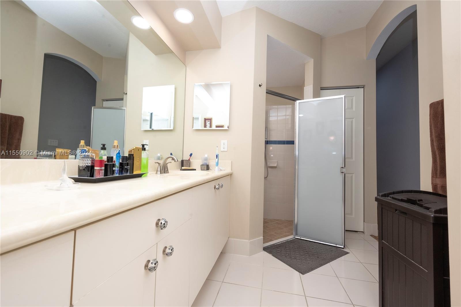 1411 SE 18th Ter, Homestead, Florida 33035, 3 Bedrooms Bedrooms, ,2 BathroomsBathrooms,Residential,For Sale,1411 SE 18th Ter,A11550902