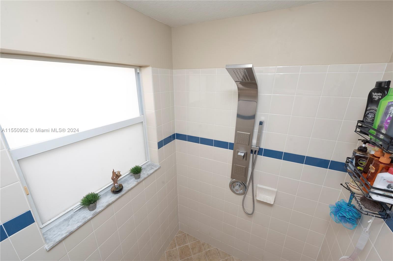 1411 SE 18th Ter, Homestead, Florida 33035, 3 Bedrooms Bedrooms, ,2 BathroomsBathrooms,Residential,For Sale,1411 SE 18th Ter,A11550902