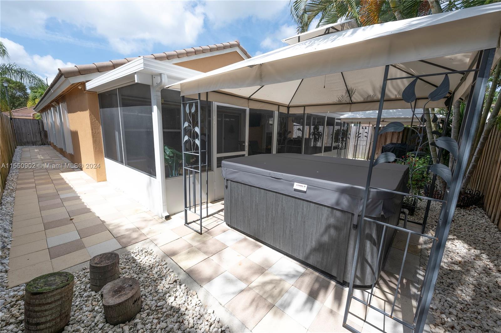 1411 SE 18th Ter, Homestead, Florida 33035, 3 Bedrooms Bedrooms, ,2 BathroomsBathrooms,Residential,For Sale,1411 SE 18th Ter,A11550902