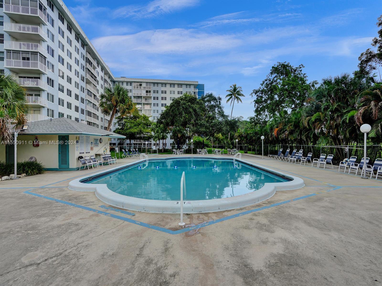 4200 Hillcrest Dr, Hollywood, FL, 33021 United States, 1 Bedroom Bedrooms, ,1 BathroomBathrooms,Residential,For Sale,Hillcrest Dr,A11550911