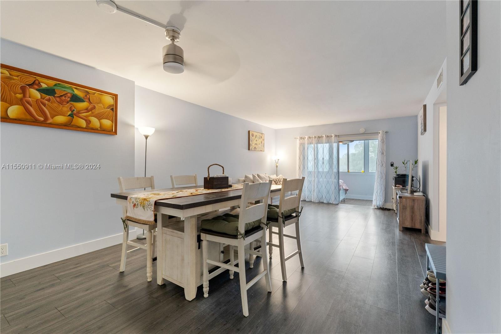 4200 Hillcrest Dr 208, Hollywood, Florida 33021, 1 Bedroom Bedrooms, ,1 BathroomBathrooms,Residential,For Sale,4200 Hillcrest Dr 208,A11550911