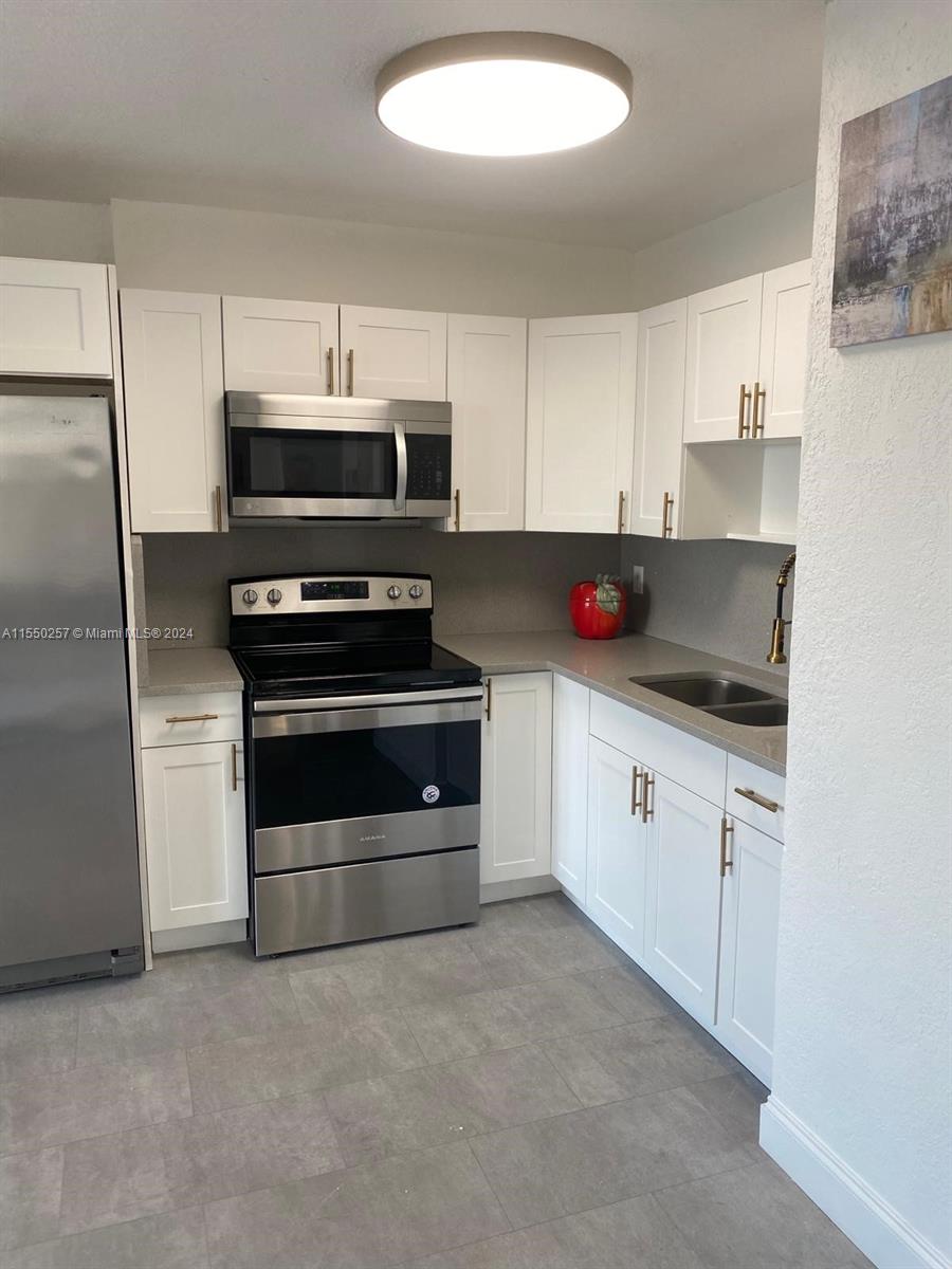 16410 Miami Dr, North Miami Beach, FL, 33162 United States, 2 Bedrooms Bedrooms, ,1 BathroomBathrooms,Residential,For Sale,Miami Dr,A11550257