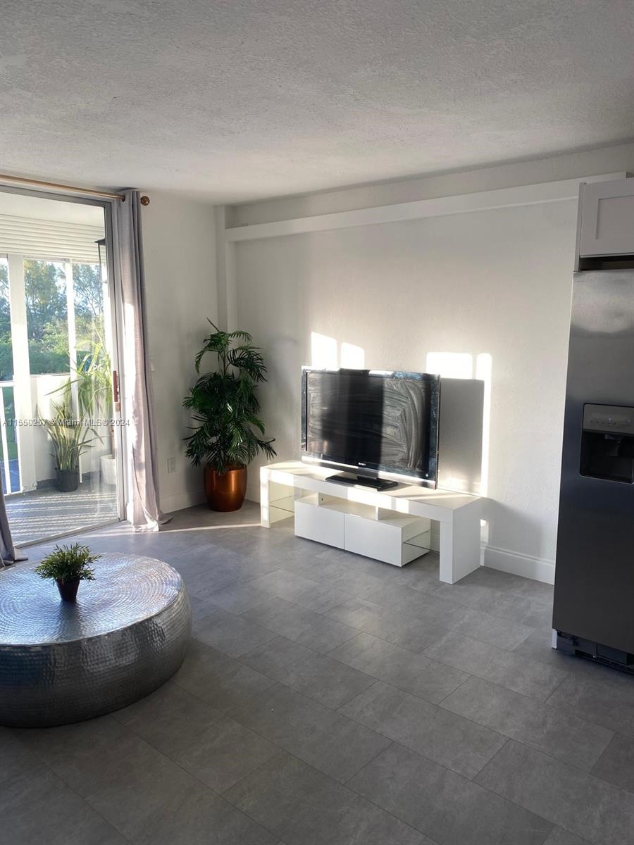 16410 Miami Dr 502, North Miami Beach, Florida 33162, 2 Bedrooms Bedrooms, ,1 BathroomBathrooms,Residential,For Sale,16410 Miami Dr 502,A11550257